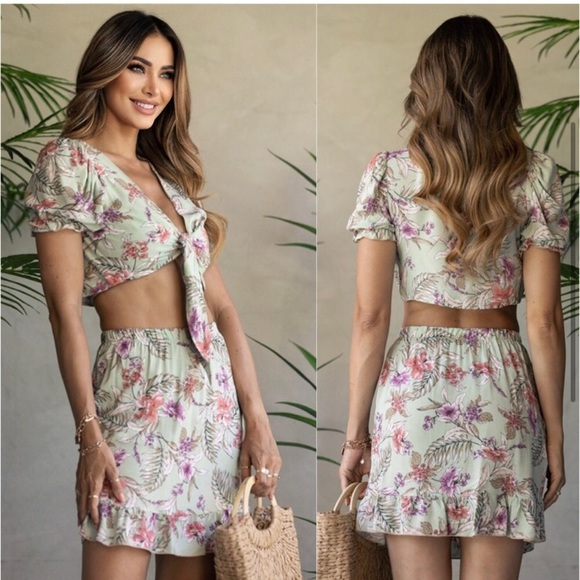 USA Made light sage green summer crop skirt set, women’s summer outfit - Picture 2 of 2